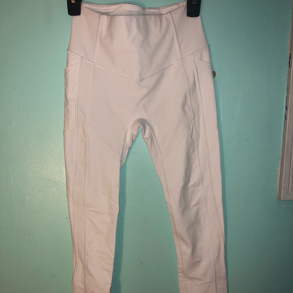 White lululemon leggings